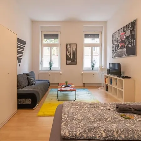 Zentrales Gemuetliches Apartment Mit Sky Bundesliga Lipsia Esterno foto